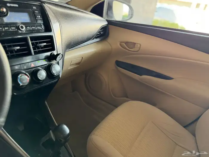 تويوتا يارس موديل 2022 نظيف جدا 14