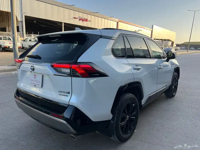 تويوتا راف فور 2023 نص فل هايبرد دبل XLE 6