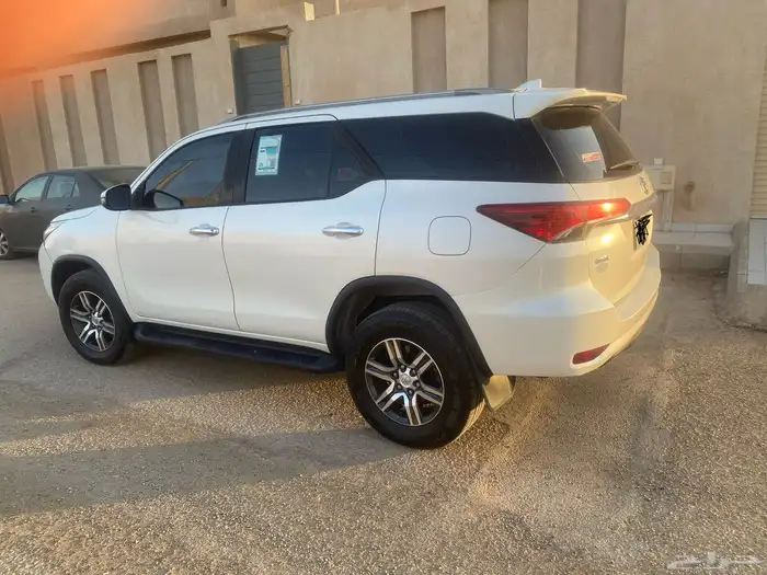 للبيع فورتشنر موديل 2020 ديزل حج م المكينه 2400 0