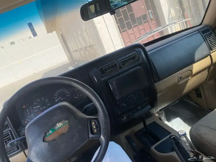 جيب شروكي 2000 2