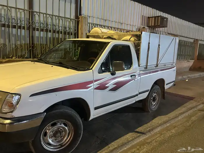 سياره نيسان دسن 4