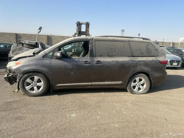 تويوتا سينا 2016 مصدوم 4