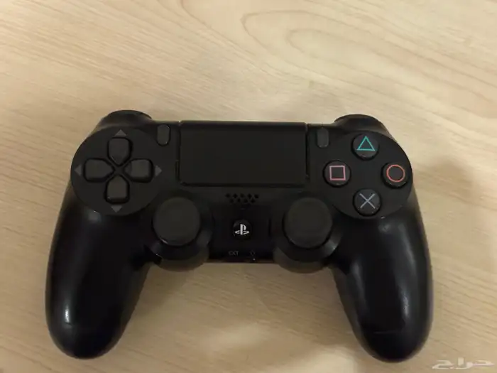 يد ps4 الاصلية جديده للبيع السبب اني م احتاجها 0
