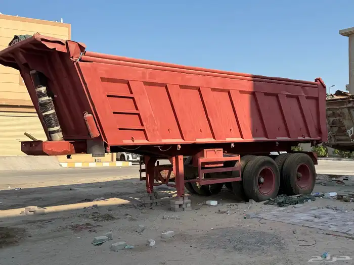 للبيع صندوق قلاب حجم 24 قاعدة 16 كفرات 24 0