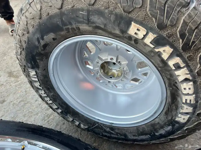 جنوط  كأمسي مع كفرات نص حجري بلاك  بير 285.70.17تاريخ 24 5