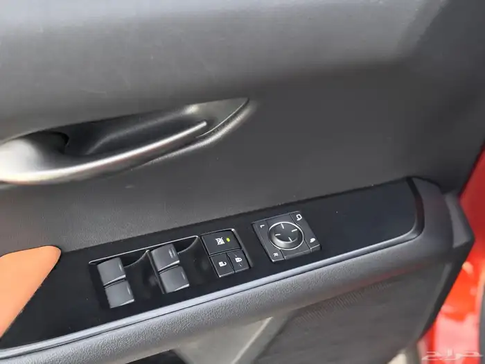 لكزس UX20 2019 مخزن بدي وكاله عداد 25 الف km 25