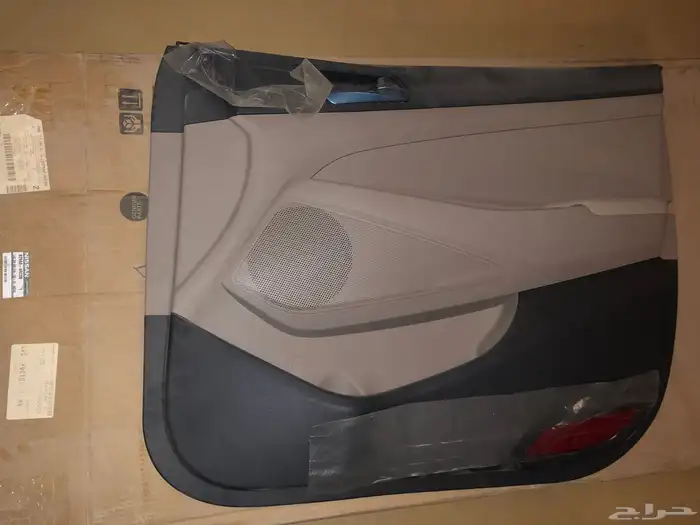 ديكور باب خلفي مكسيما 2016-2018 اصلي وكالة 1