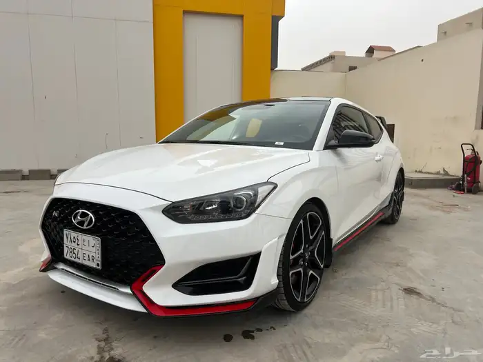 هونداي فيلوستر 2022 شبه اصفار ان لاين سعودي 1