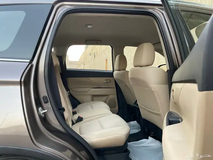 ميتسوبيشي اوتلاندر موديل 2020 36