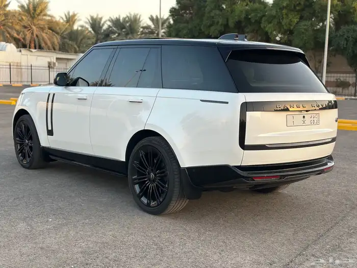 رنج روفر اوتوبوقوافي فيرست اديشن بلاك 8 سلندر جديد 19