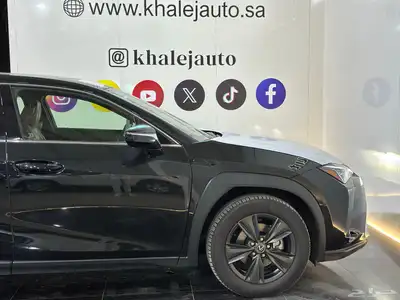 لكزس UX 2024 index