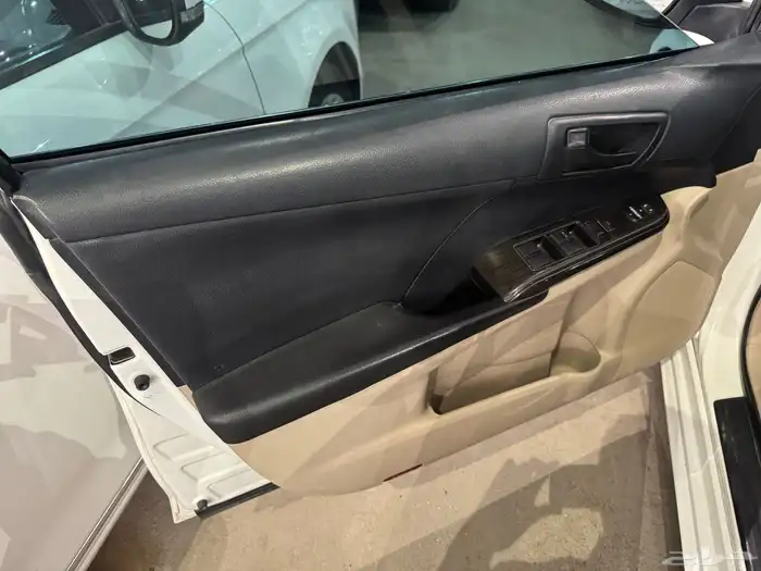 للبيع تويوتا كامري موديل 2016 4