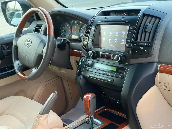 تويوتا لاند كروزر GXR V8 29