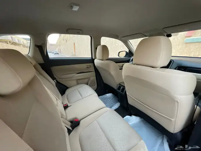 ميتسوبيشي اوتلاندر موديل 2020 40