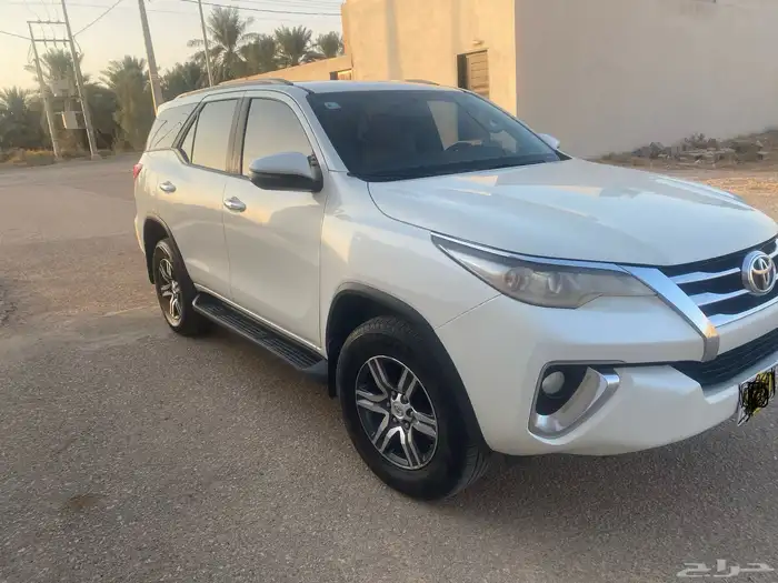 للبيع فورتشنر موديل 2020 ديزل حج م المكينه 2400 7