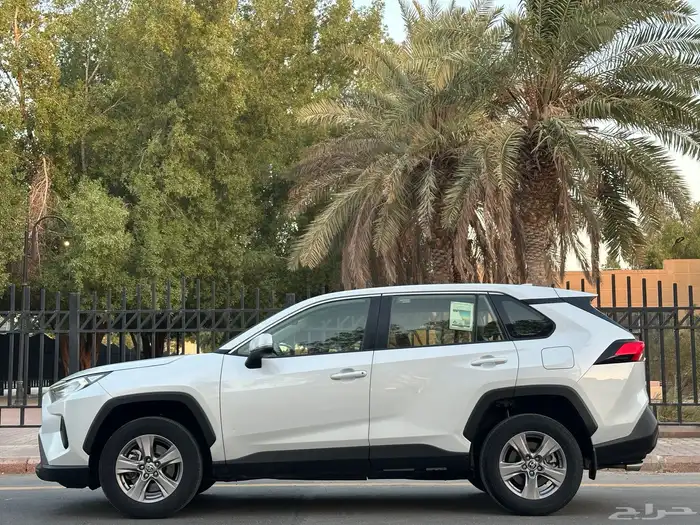 تويوتا راف فور موديل 2023 سعودي ستاندر دبل بنزين 6