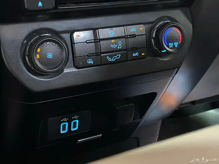 فورد F150 2017 فل كامل بحاله نظيفه جدا 14