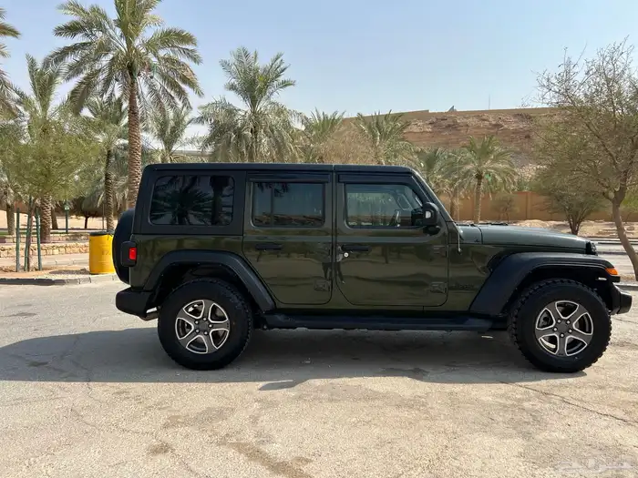 جيب رانجلر سبورت 2023 انلميتد 8