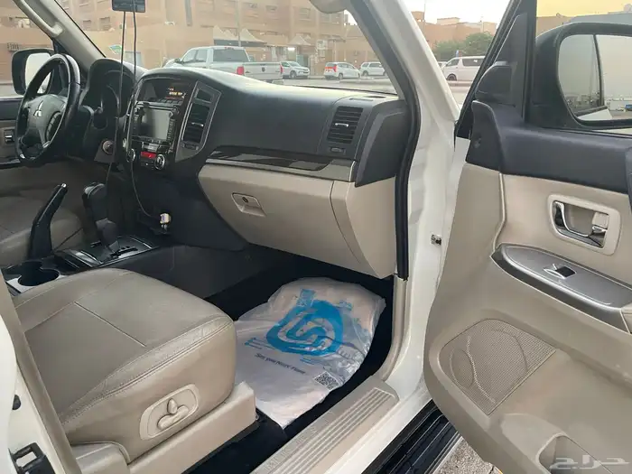 باجيرو 2016 فل كامل علامه ذهبية 9