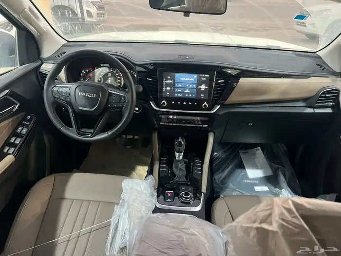 ايسوزو جيب mux 2025 بريمي فل كامل 5