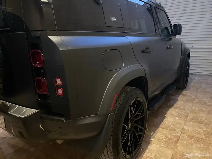 للبيع ديفندر SE موديل 2020 ماشي 70 الف 10