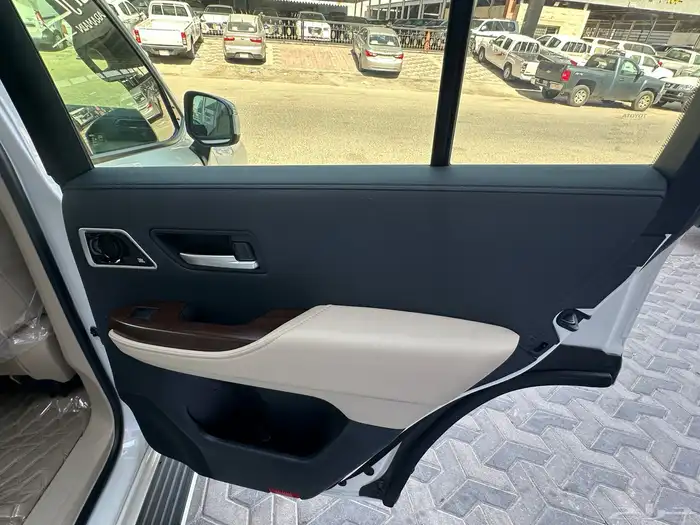 جي اكس ار 2025 سعودي عبداللطيف جميل للسيارات رقم 5 S 18