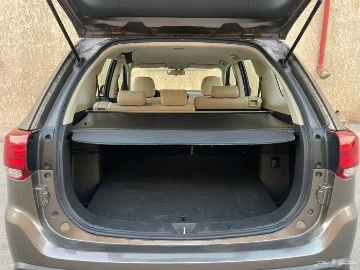 ميتسوبيشي اوتلاندر موديل 2020 47