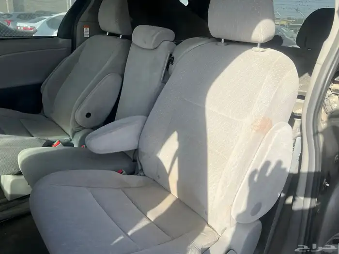 تويوتا سينا 2016 مصدوم 9