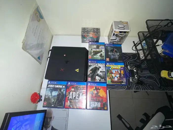 سوني فور مع يد 8 اشرطة سوني   حساب فورت نايت 137 سكن   شاشة 2