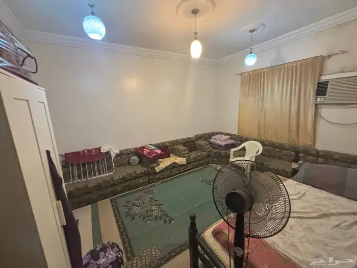 عفش قديم للتقبيل 0