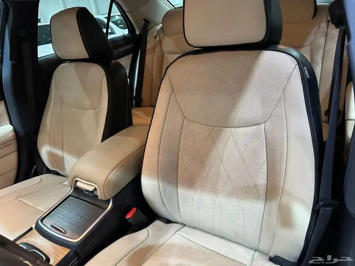 كرايزلر C300 موديل 2018 فل كامل 6 سلندر 13