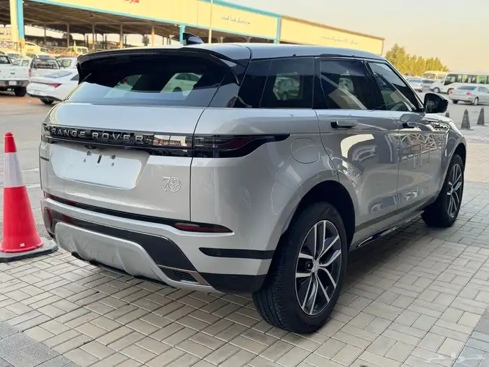 رنج روفر ايفوك 2024 Dynamic SE على الضمان 2