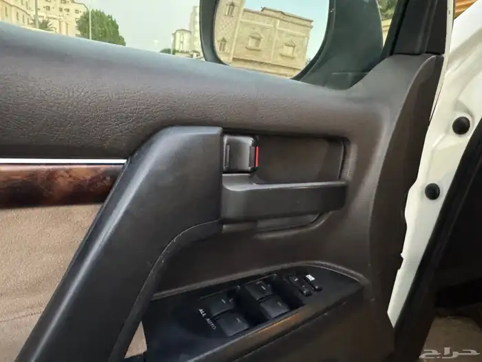 لاندكروزر 2009 فل كامل 8 سلندر 14