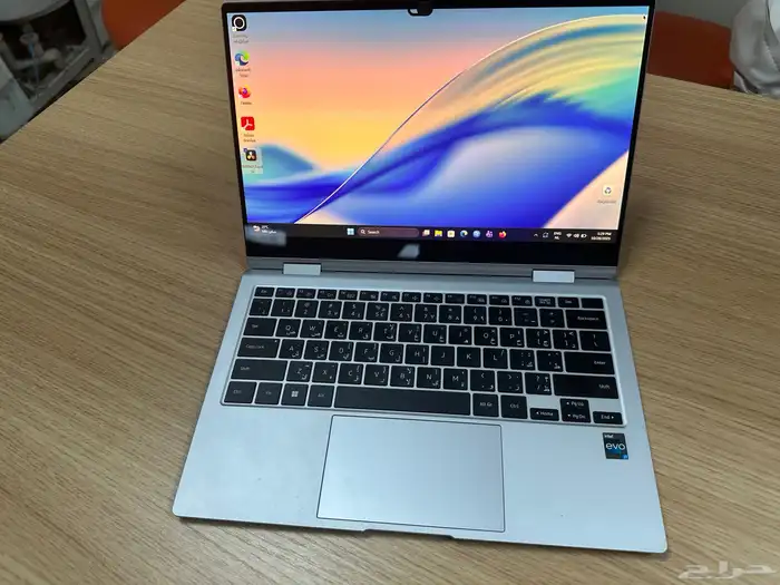 SamsungGalaxybookpro2360   للوحة المف بحالة ممتازة  ملصقات 2