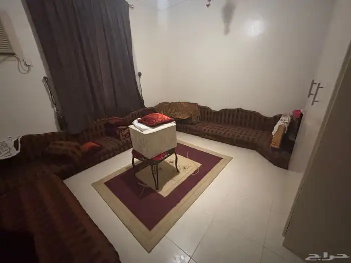 عفش قديم للتقبيل 2