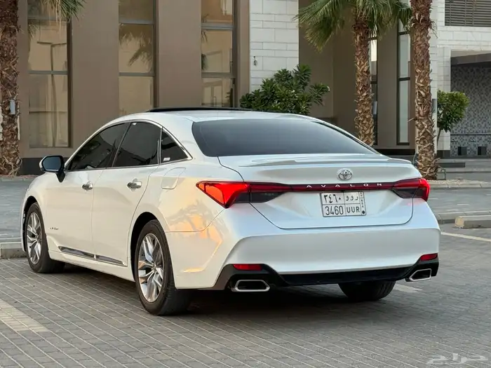 للبيع تويوتا افالون مديل 2022 5
