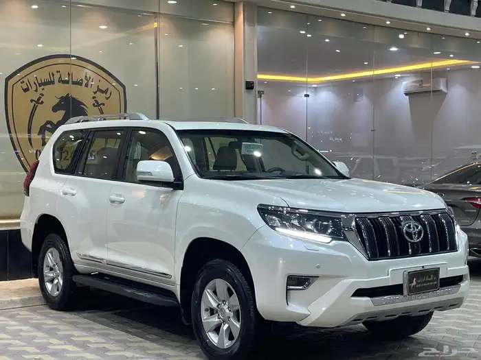 تويوتا برادو V6 موديل 2023 نظيف جدا 0