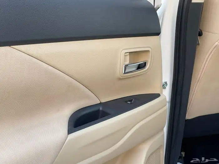 ميتسوبيشي اوتلاندر 2020 24