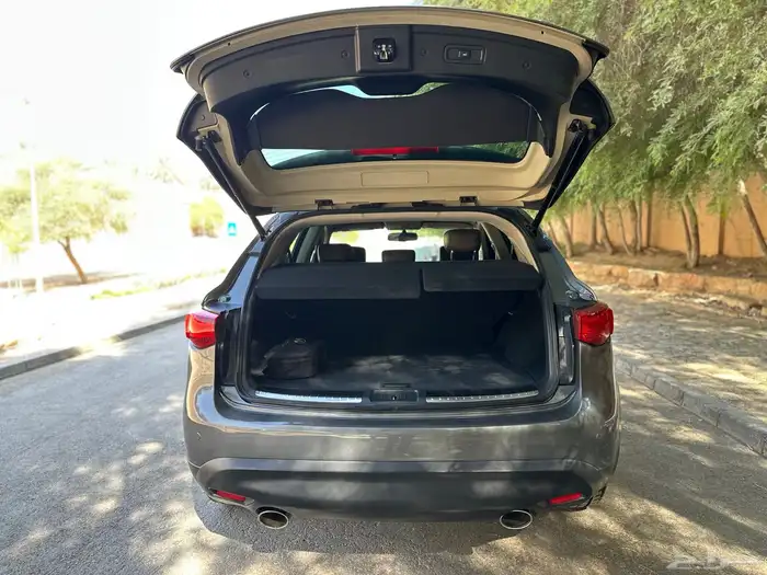 INFINITI QX70 انفنتي نظيف جدا 2019 10