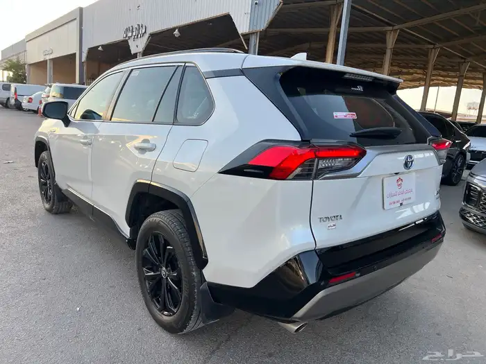 تويوتا راف فور 2023 نص فل هايبرد دبل XLE 5