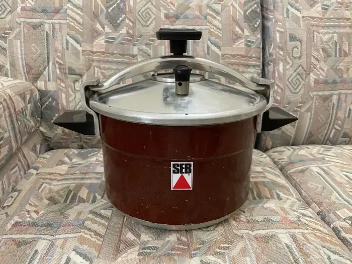 قدر سب معدن عنابي منقط 0