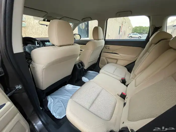 ميتسوبيشي اوتلاندر موديل 2020 30