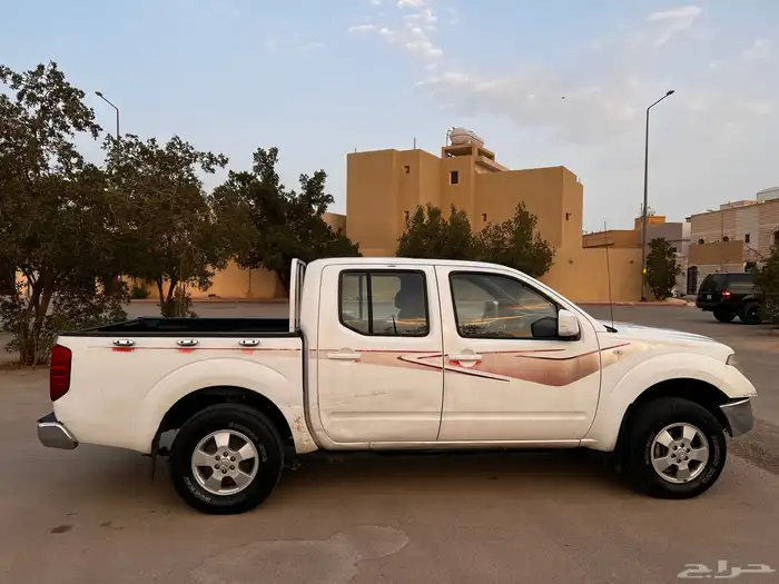 نيسان نافارا 4