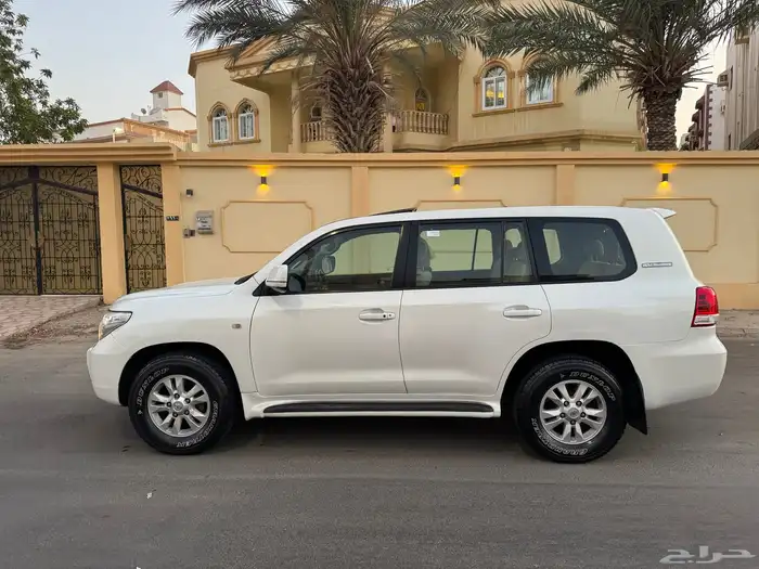 لاندكروزر 2009 فل كامل 8 سلندر 4