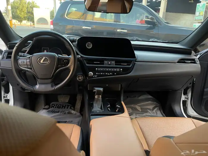 لكزس 250 فئة AA موديل 2023 16