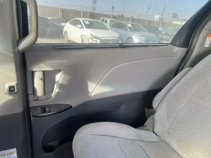 تويوتا سينا 2016 مصدوم 19