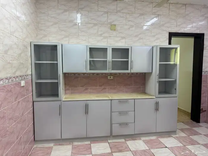 شقة غرفتين وصالة ومطبخ وحمام نظيفة جدا 3