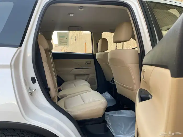 ميتسوبيشي اوتلاندر 2020 35