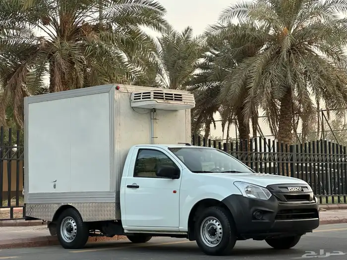 ايسوزو ثلاجه موديل 2025 سعودي قير عادي ديزل شامل الضريبة 0