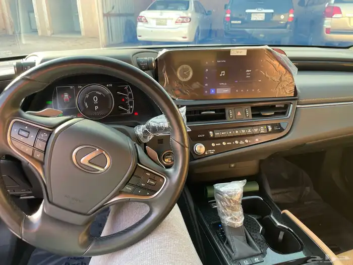 لكزس ES300h 2024 للبيع 11